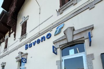 Da RFI nessuna informazione sui bus che non fermano in stazione ma sulla statale. Inaccettabile!